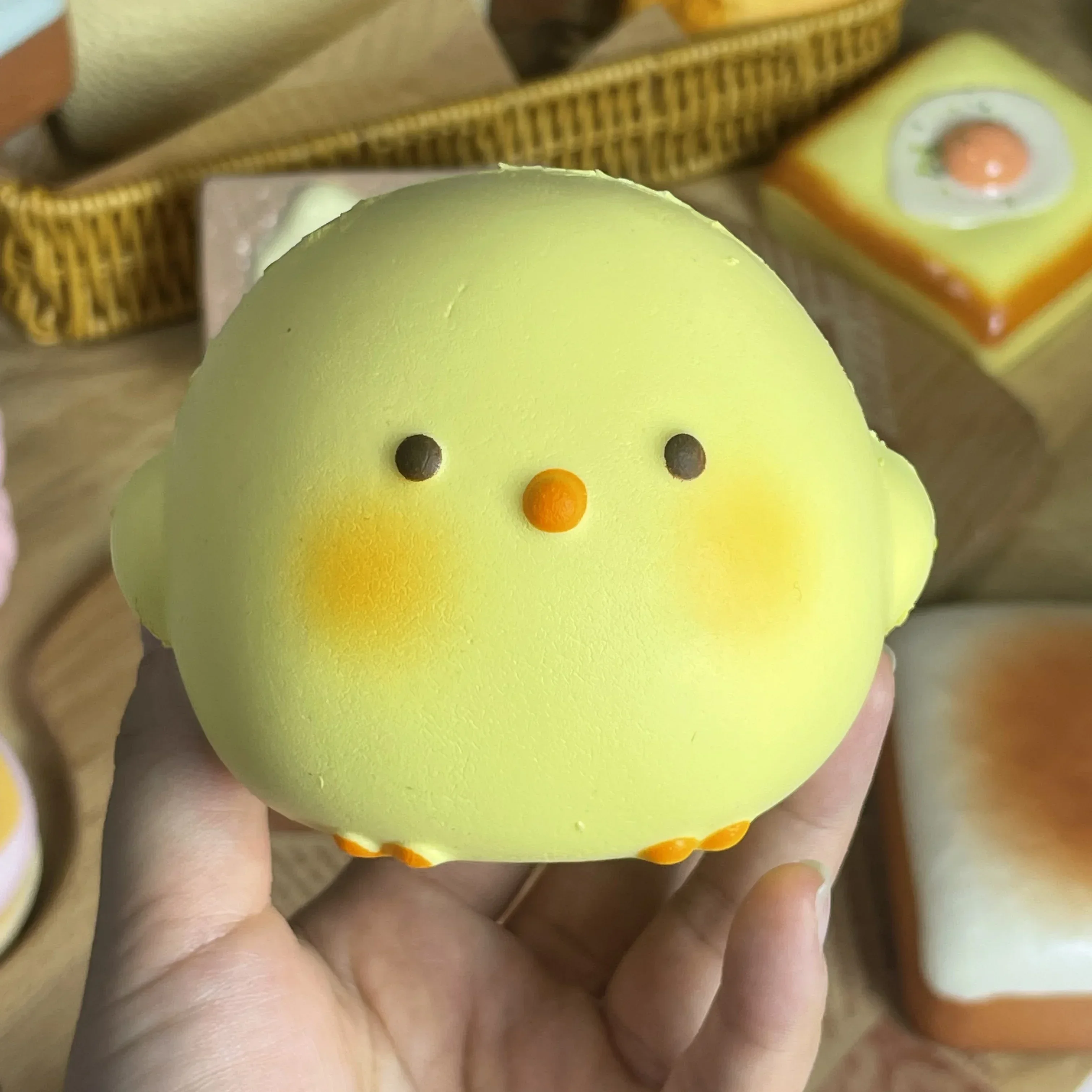 HOT! Cute Giant Chick Squishy  - Kids' Toy recension och pris